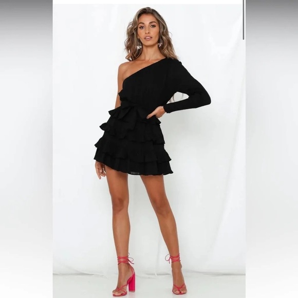 Hello Molly Elegant Black One-Shoulder Dress - Picture 1 of 13